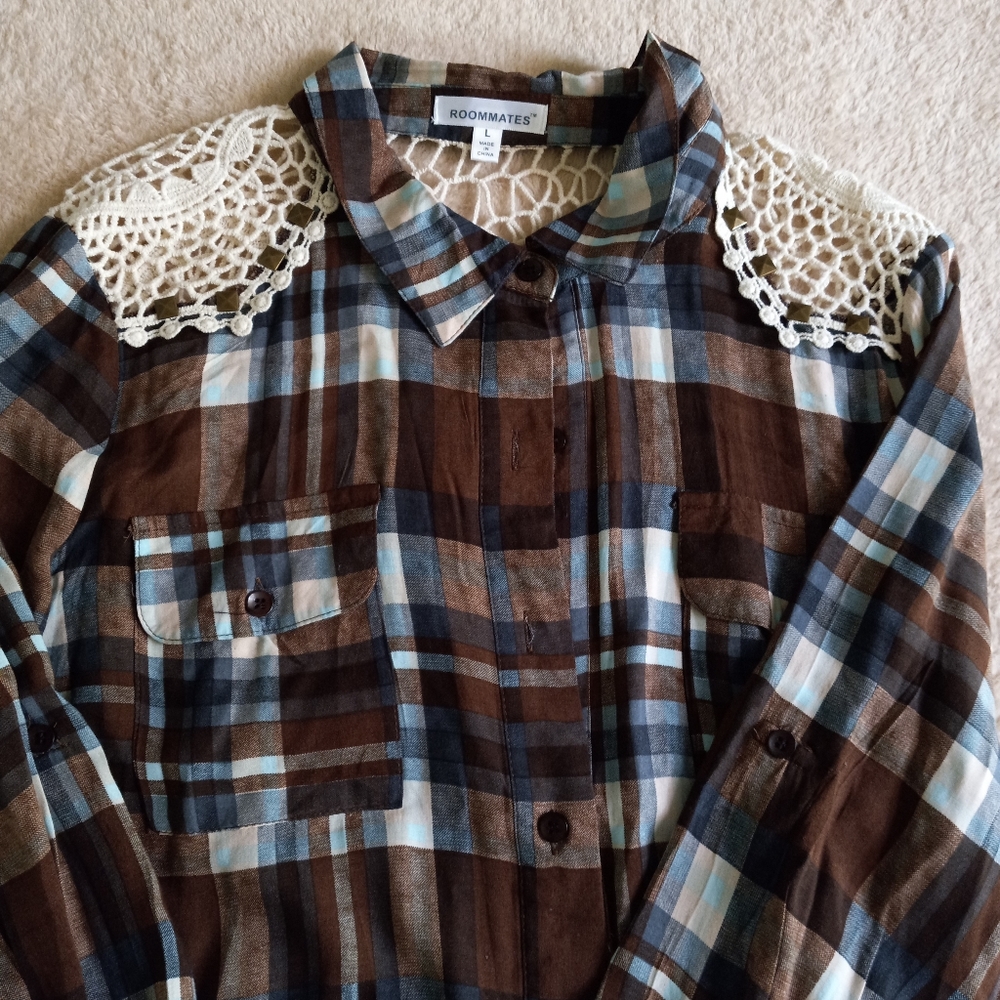 PLAID Shirt with Lace Design